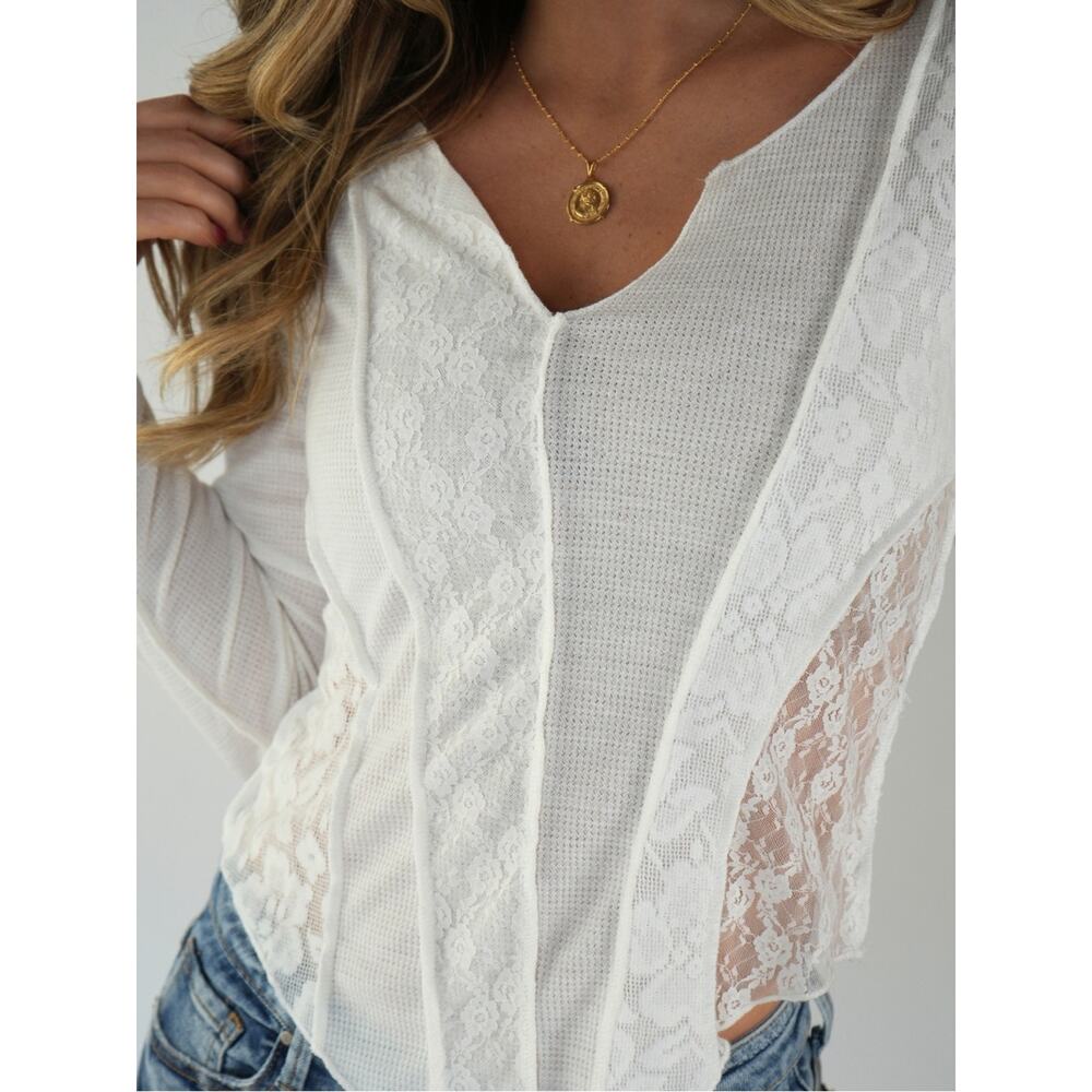 POL Isabella Waffle Thermal Raw Seam Sheer Lace Long Sleeve Top Small White Boho - Picture 4 of 12